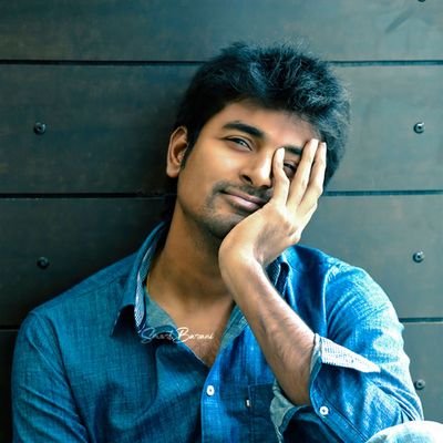 அன்பு அண்ணன் சிவகார்த்திகேயன் அவர்களின் அன்பு தம்பி💙
First Meet 20.7.2017 @Siva_Kartikeyan 💙
#ThoothukudiSKFC