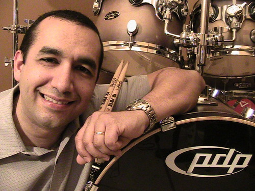 I blog about drums and drumming! Insightful editorials, instructional videos, product and DVD reviews, all to make us better drummers! Now let’s have some fun!