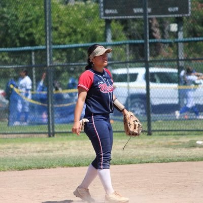 RoselyHM_2028's profile picture. SS/MIF 🥎 Lady Magic Munoz/Asia 14u💙 #6 🤍 insta- @rhensleymokiao_2028