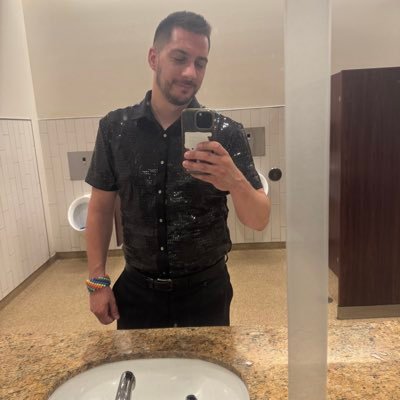 34 yrs old. gay man he/him $Kenbopp