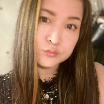 びしー in ワンダーランド🤤Webデザイナー・コーダー。引きこもりパーティーガール。暗黒面の住人。/CSS+設計+WordPress/たまに絵描き/高専建築卒/VJ(手描きアニメ)/#猫のネロさん/ブラックメタル🤘ダークウェイブ🤘ウィッチハウス😈/#INTP/ https://t.co/33hrSCe0H7