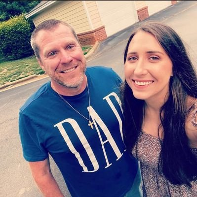 Hensleyelton's profile picture. everything works out when you do the hard part first.