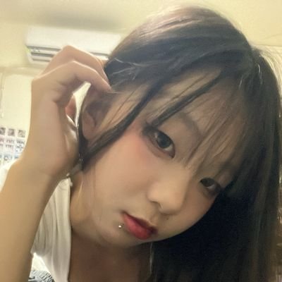 EGreenfeld96021's profile picture. 發一些本帳不能放的東西 像是我的感情還是情慾 人生Online 痛苦進行中。