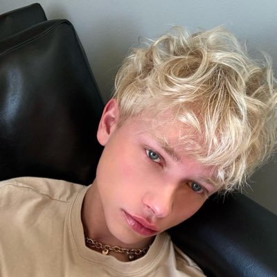69__t's profile picture.
