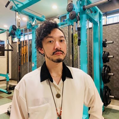 royce516's profile picture. ダリの髭のトレーナー/【理想的なカラダ×健康的なココロ】は釣り合って初めて本来の《健康や幸福》であり、ボディメイクの真髄だと考えています！