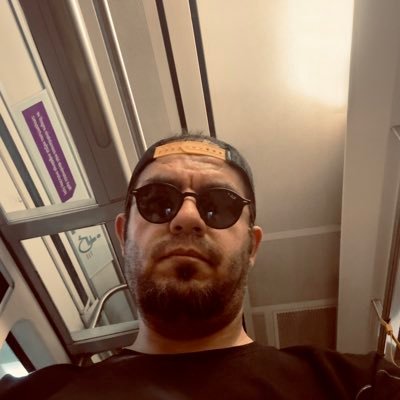 DamienRiddick's profile picture. 하늘이 무너져도 솟아날 구멍이 있다. / There is a hole to escape through even when the sky collapses on us. / Galatasaray