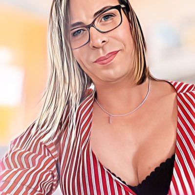 dwischnewski's profile picture. Trans and happy.