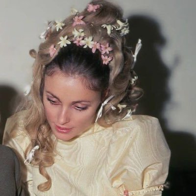 cosmicmccartney's profile picture. 60s & 70s enthusiast ♡