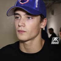 tom. (@collegesbests_) 's Twitter Profile