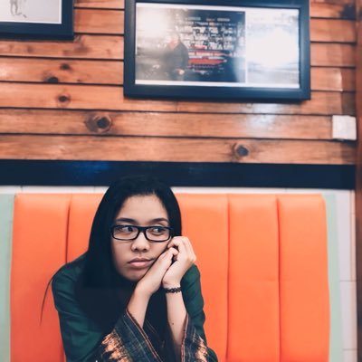 mostly talk about fashion & random things | review based on my experience | tb/bb 160/53 | DM for any inq 💌