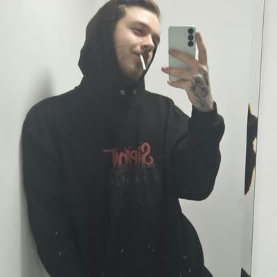 27 Year Old -
Gamer 🎮 -
Photographer 📸
NSFW Content Creator
18+ Only 🔞