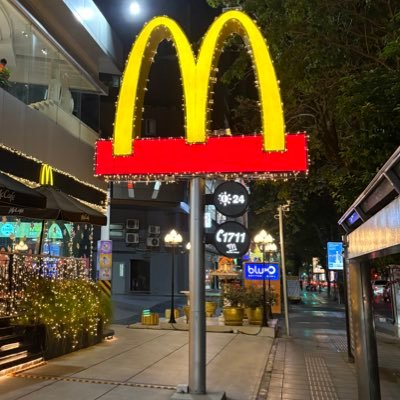 Y__S__H__T's profile picture. サーバーサイドエンジニア4年目。投資もしてます。