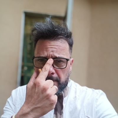 Non siamo qui per una questione personale, siamo qui perché il Lavoro e la dignità di ogni singolo Lavoratore va rispettata e difesa (Mia Moglie)
Cuoco Filosofo