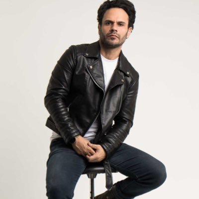 Escribo, produzco, Ilumino, grabo, fotografío, edito y colorizo. Creador de @LaCuevaYoutube