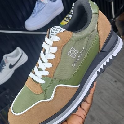 Sandolicious24's profile picture. Experienced Seamstress | Tech | iSellLuxurySneakers 👟 | StamfordBridge ⚽️💙