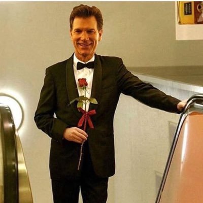 ChrisIsaak40086's profile picture. Chris Isaak official private (X) account.