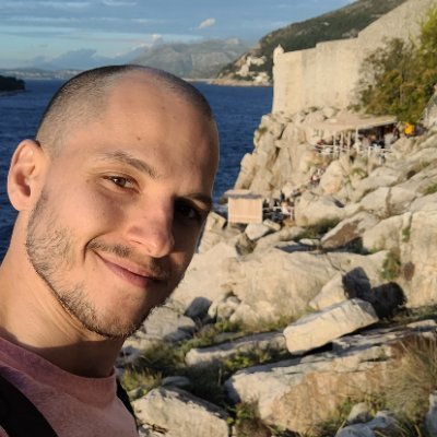 Senior SAP Logistics Dev & Teamlead | 9+ yrs in tech | Explore AI, Economics, Investment and Health&Fitness: use first principle thinking to see the future 🔮