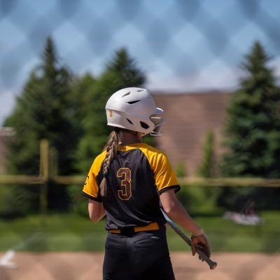 LeahKeur's profile picture. Zeeland East High School | Class of 2028 | Indiana Gators Premier 16u - Ketelhut 🧡💙 | Second Base/Outfield | leahkeur03@gmail.com