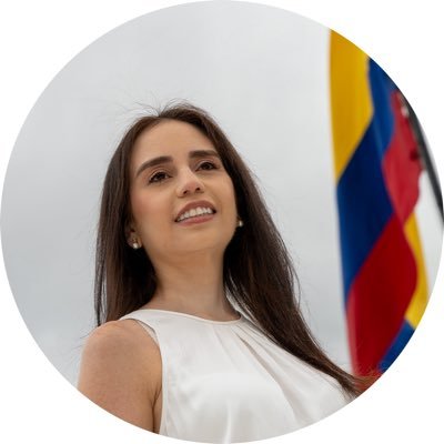 Abogada UniAndina. Ex Cónsul de Colombia en Houston. Orgullosamente llanera y del Centro Democrático🇨🇴 Hija consentida de Dios y mamá de Alegría 🐶