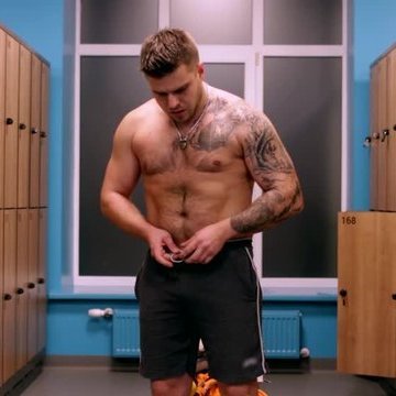 Gay, nosy, and living for a bathroom room mirror moment 🔍🪞 | London | Flirt, fit, repeat 🏳️🌈
