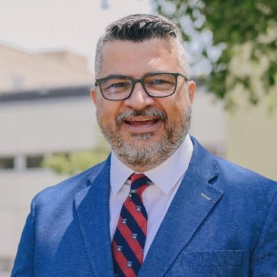 Marido, padre 🇪🇸🇪🇸🇺🇸🇪🇸, pastor evangélico, profesor @berealeon . @MastersSeminary (M.Div’17). @Atleti @ososrivas Husband, father to 4, pastor, professor