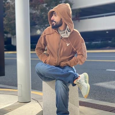 khalooof1987's profile picture. up there in skies ✈️ gamer ,football , movies ,,,,,