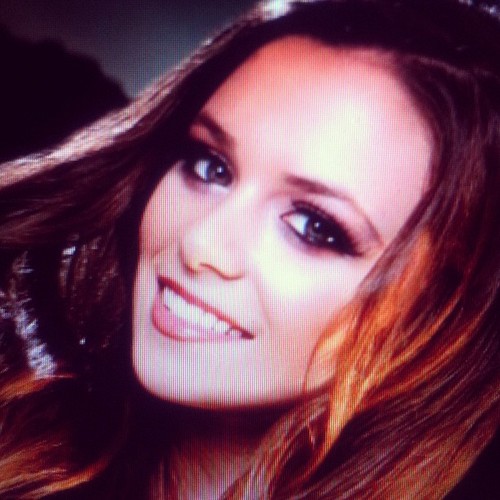 iGods_Girl8494's profile picture. Personal account. Im the biggest loser with the biggest smile. @iGodsGirl9484 @GodsGirl8494 - Follow