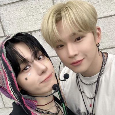 applehwanwoong's profile picture. oneus mental illness has consumed me; oneu5,exo, lsrfm, twice, n.flying, atz