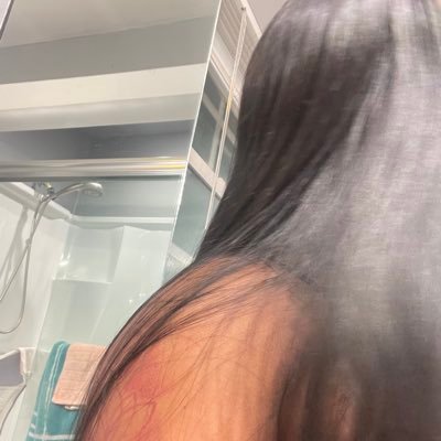 tinawitdanina's profile picture. not into chattin