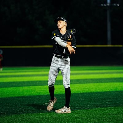 Jonathan Winstead Profile
