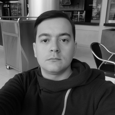 abrarx45's profile picture. Trading charts by day, building by night.