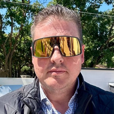 “See Real Estate Through a New Lenz.” REALTOR @Compass Sports & Entertainment Nexus @dlshsbasketball Basketball 🏀 Coach 6’6”#SFBayArea 🌉⛳️🎮🇺🇸🏡DRE 01989811
