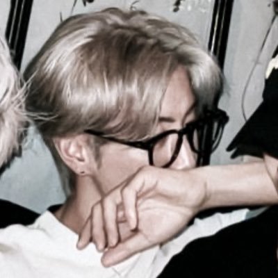 恩⁹⁄₃ Profile