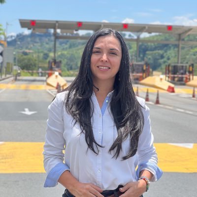 Lina Arango - Mariposa verde - Eje Cafetero Profile