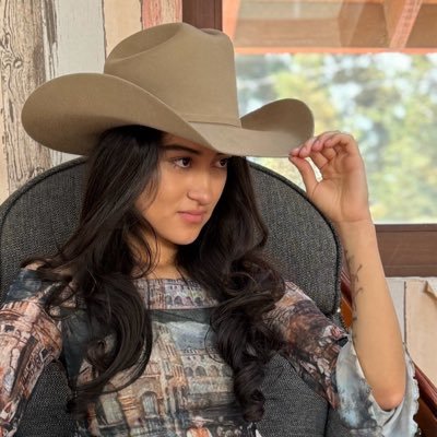 Adri_gonzaga19G's profile picture. You'll never have my heart 🪬