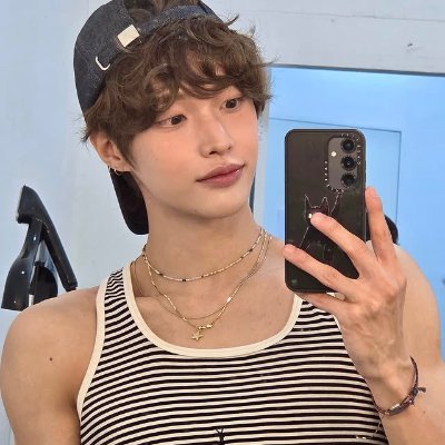 sparklechiz's profile picture. 🙀