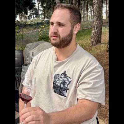 IzhakiT's profile picture. Omri Itzhaki/עומרי יצחקי/オムリ イトザキ בעיקר אנימה ויין