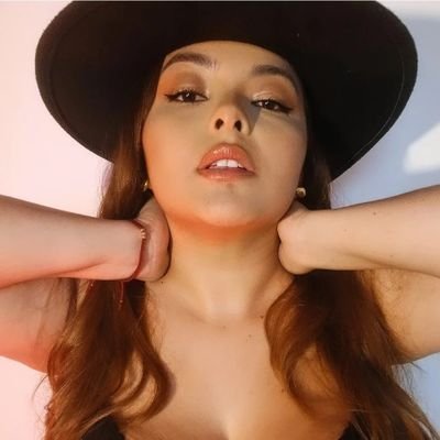 Lujo, deseo y placer sin censura…
Mi voz gime solo para quienes saben provocarme como se debe 😈
Entra solo si puedes manejarme💋
👉 2° Cuenta @MissJuliannadev