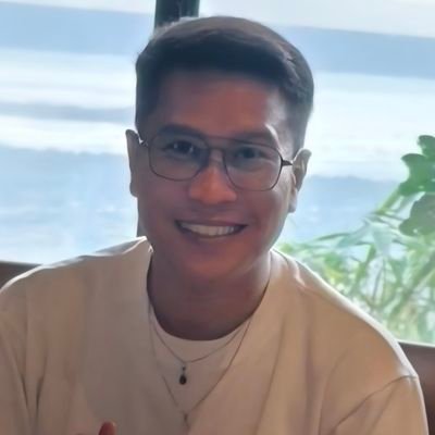 mellamoYOGI's profile picture. 