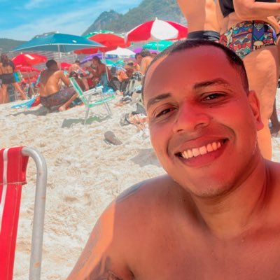 Advogado. Pós grad. Direito Penal e Criminologia pela PUC/RS