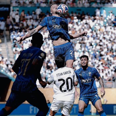 الهلال هو عجين أمي وقصيدةُ أبي💙🤍