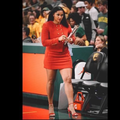 **THIS IS MY ONLY PERSONAL ACCOUNT ** Texas WBB Assistant Coach 🤟🏾🧡 Brand/Business @