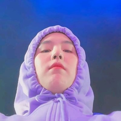 아미 💜 kpop lover. Directioner aposentada. Leitora nas horas vagas.  Ela/Dela. 

24 anos 

Insta: itsgabifischer