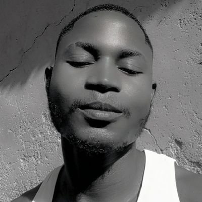 Christ my Shield🛡️
//Linguist// //Car painter//
HipHop stan🎶(Tupac🐐) Culer⚽(Messi🐐)