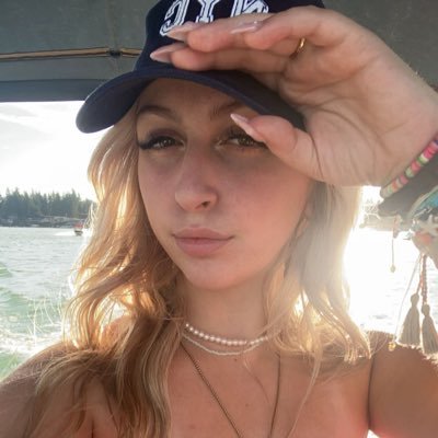 Kate_harperr's profile picture. Young and wild 💋