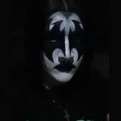 Just a dude that likes to draw! | 17 | White | Le' epic artist 🎨 | https://t.co/UMhyjJUjgV ⬅️ gonna post more often on here 🦋