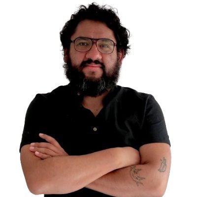 Experto en estrategias de comunicación digital. Creador del Blog Ciencia Ficción México. Editor amateur.