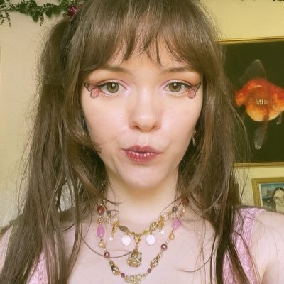 bug girl Profile