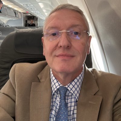 Father, husband, human to Lex🐾 global traveller, usually for work. You never know, if you never go! One Life. Live It. #AorticDissectionSurvivor 02.08.14 AF 😉