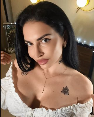 Vickymilfs's profile picture. She wore heels for him 👠
Now she wears nothing for you
Big tits, wet fantasies, and no rules 😈
Your slutty dream @XoCarolinaOF